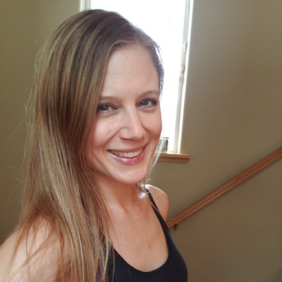 Meet your Posher, Kira - Picture 1 of 1